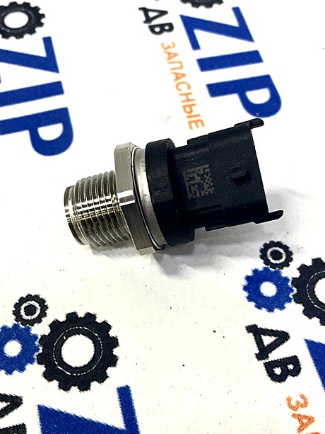 Датчик давления топлива 6754-72-1210; 6D107; PC200-8